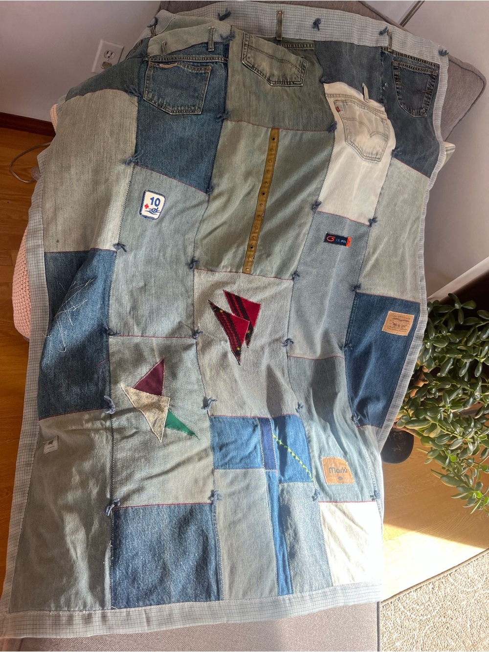 GUC | Handmade Upcycled Patchwork Jeans Quilt | twin/single size